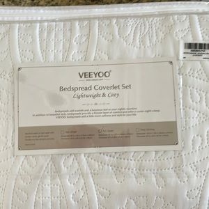 Bedspread coverlet set